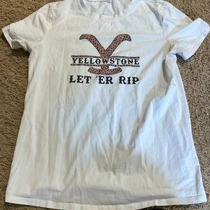 Yellowstone graphic tee size small